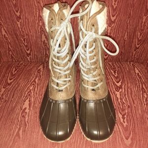 MAGELLAN DARK BROWN AND BROWN WITH CREAM FAUX FUR LACE-UP WOMEN'S BOOTS SIZE 8